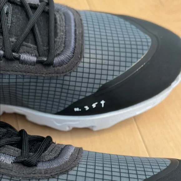 NIKE Men's React Live Running Shoe - Picture 13 of 16